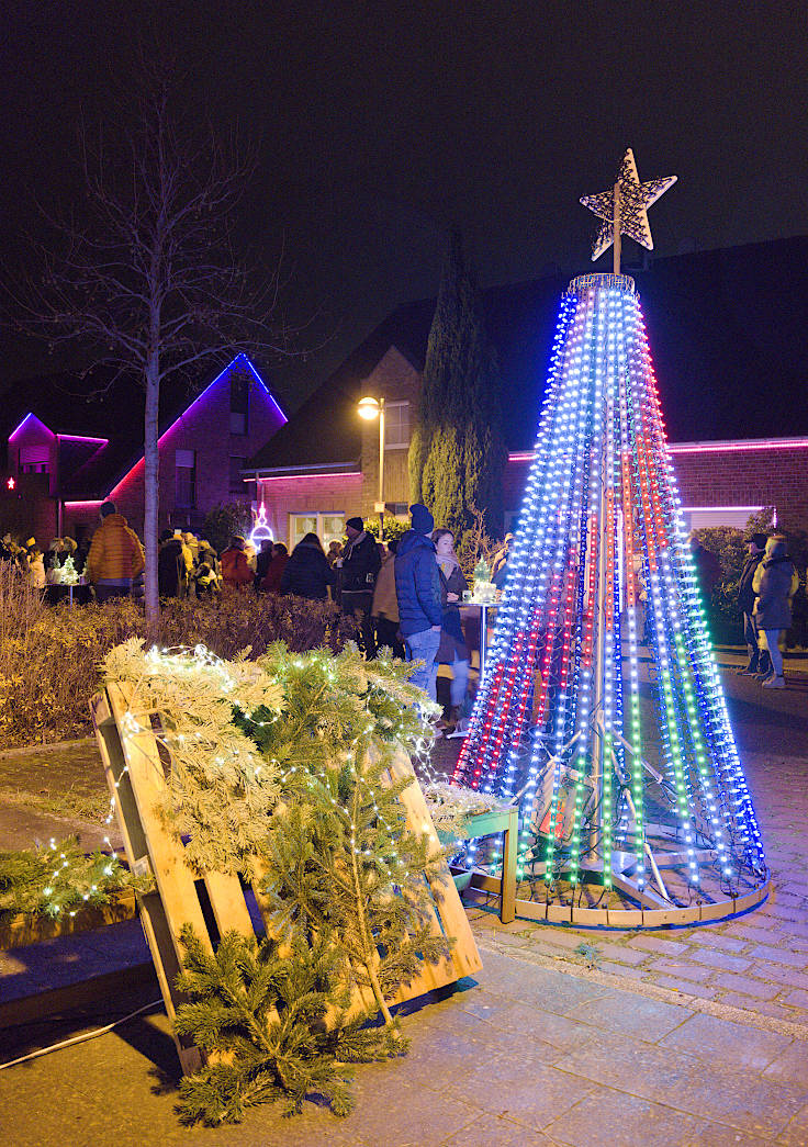 © www.mutbuergerdokus.de: Lichtershow im Advent