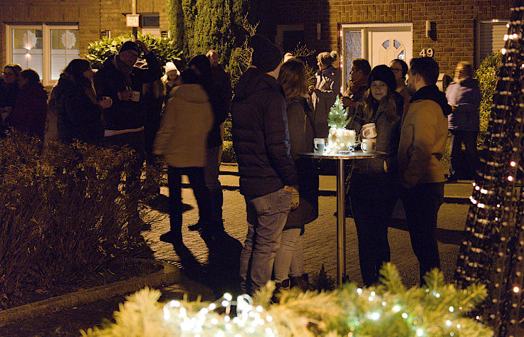 © www.mutbuergerdokus.de: Lichtershow im Advent