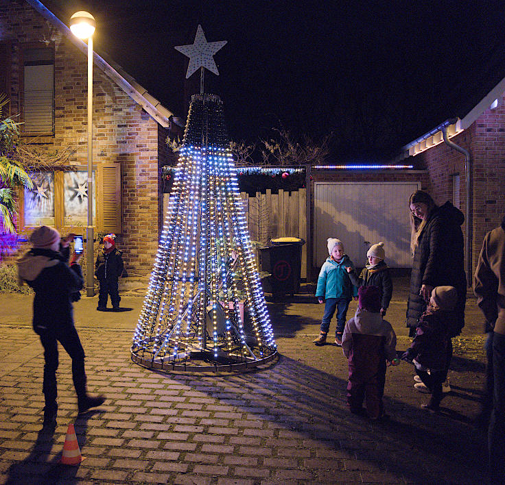 © www.mutbuergerdokus.de: Lichtershow im Advent