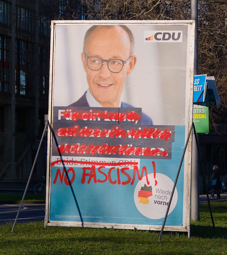 © www.mutbuergerdokus.de: Demonstration 'BUNT statt BRAUN – AUFS WASSER für DEMOKRATIE und VIELFALT!'