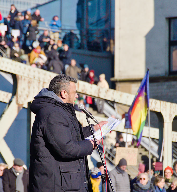 © www.mutbuergerdokus.de: Demonstration 'BUNT statt BRAUN – AUFS WASSER für DEMOKRATIE und VIELFALT!'