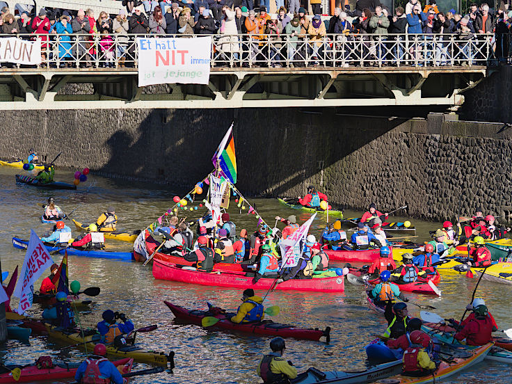 © www.mutbuergerdokus.de: Demonstration 'BUNT statt BRAUN – AUFS WASSER für DEMOKRATIE und VIELFALT!'