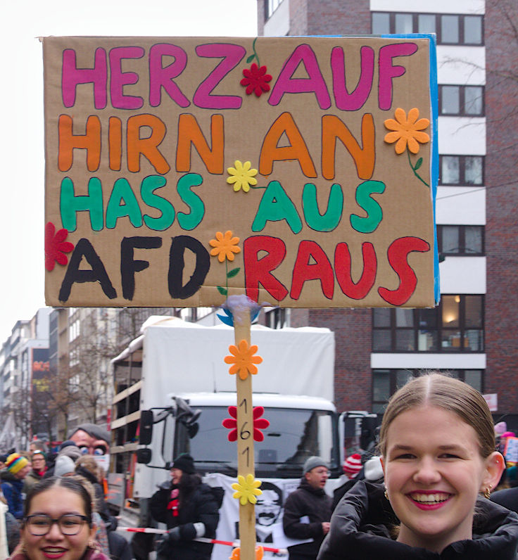 © www.mutbuergerdokus.de: Düsseldorf stellt sich quer: Demonstration 'Gegen die AfD und die Rechtsentwicklung der Gesellschaft'