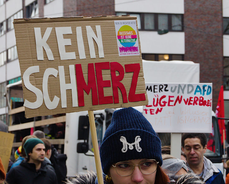 © www.mutbuergerdokus.de: Düsseldorf stellt sich quer: Demonstration 'Gegen die AfD und die Rechtsentwicklung der Gesellschaft'