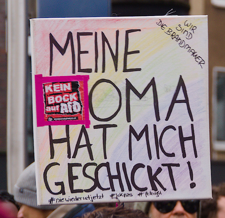 © www.mutbuergerdokus.de: Düsseldorf stellt sich quer: Demonstration 'Gegen die AfD und die Rechtsentwicklung der Gesellschaft'