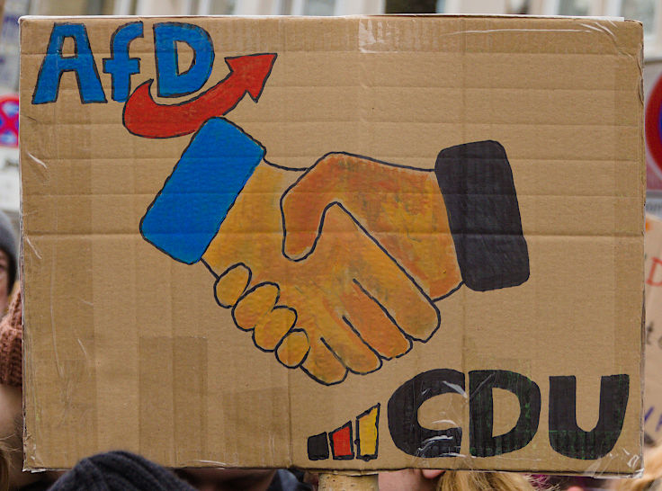 © www.mutbuergerdokus.de: Düsseldorf stellt sich quer: Demonstration 'Gegen die AfD und die Rechtsentwicklung der Gesellschaft'