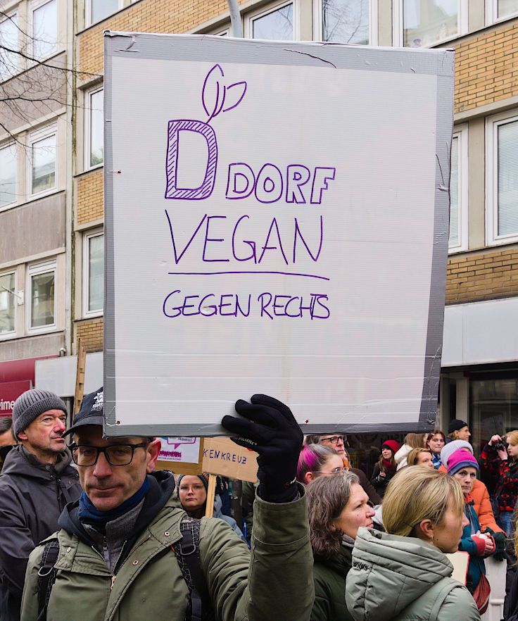 © www.mutbuergerdokus.de: Düsseldorf stellt sich quer: Demonstration 'Gegen die AfD und die Rechtsentwicklung der Gesellschaft'