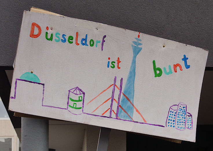© www.mutbuergerdokus.de: Düsseldorf stellt sich quer: Demonstration 'Gegen die AfD und die Rechtsentwicklung der Gesellschaft' © www.mutbuergerdokus.de: Düsseldorf stellt sich quer: Demonstration 'Gegen die AfD und die Rechtsentwicklung der Gesellschaft'