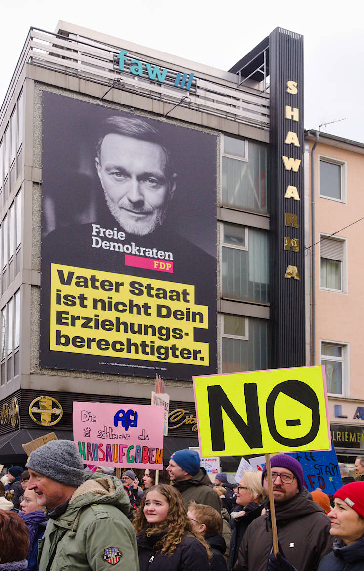 © www.mutbuergerdokus.de: Düsseldorf stellt sich quer: Demonstration 'Gegen die AfD und die Rechtsentwicklung der Gesellschaft' © www.mutbuergerdokus.de: Düsseldorf stellt sich quer: Demonstration 'Gegen die AfD und die Rechtsentwicklung der Gesellschaft'