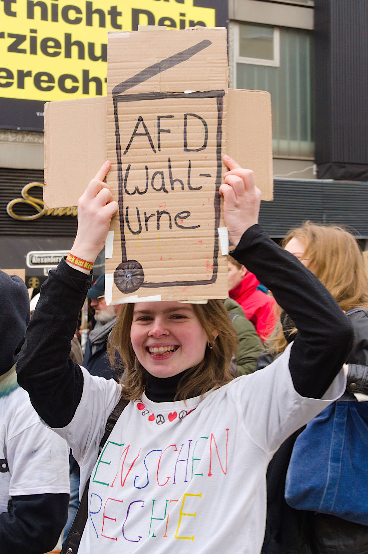 © www.mutbuergerdokus.de: Düsseldorf stellt sich quer: Demonstration 'Gegen die AfD und die Rechtsentwicklung der Gesellschaft' © www.mutbuergerdokus.de: Düsseldorf stellt sich quer: Demonstration 'Gegen die AfD und die Rechtsentwicklung der Gesellschaft'