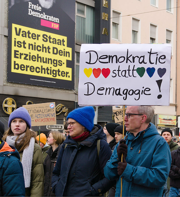 © www.mutbuergerdokus.de: Düsseldorf stellt sich quer: Demonstration 'Gegen die AfD und die Rechtsentwicklung der Gesellschaft' © www.mutbuergerdokus.de: Düsseldorf stellt sich quer: Demonstration 'Gegen die AfD und die Rechtsentwicklung der Gesellschaft'