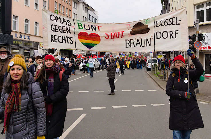 © www.mutbuergerdokus.de: Düsseldorf stellt sich quer: Demonstration 'Gegen die AfD und die Rechtsentwicklung der Gesellschaft' © www.mutbuergerdokus.de: Düsseldorf stellt sich quer: Demonstration 'Gegen die AfD und die Rechtsentwicklung der Gesellschaft'