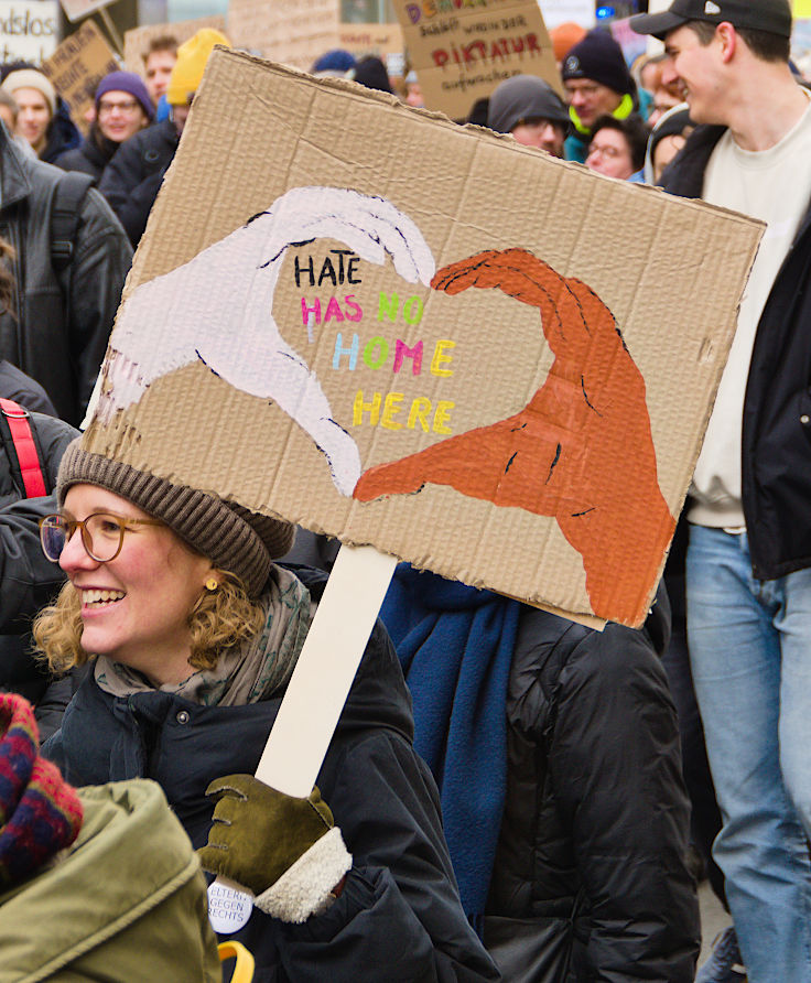 © www.mutbuergerdokus.de: Düsseldorf stellt sich quer: Demonstration 'Gegen die AfD und die Rechtsentwicklung der Gesellschaft' © www.mutbuergerdokus.de: Düsseldorf stellt sich quer: Demonstration 'Gegen die AfD und die Rechtsentwicklung der Gesellschaft'