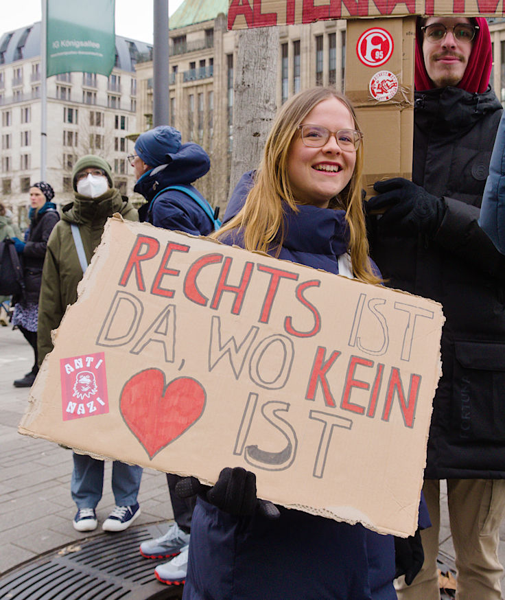 © www.mutbuergerdokus.de: Düsseldorf stellt sich quer: Demonstration 'Gegen die AfD und die Rechtsentwicklung der Gesellschaft' © www.mutbuergerdokus.de: Düsseldorf stellt sich quer: Demonstration 'Gegen die AfD und die Rechtsentwicklung der Gesellschaft'
