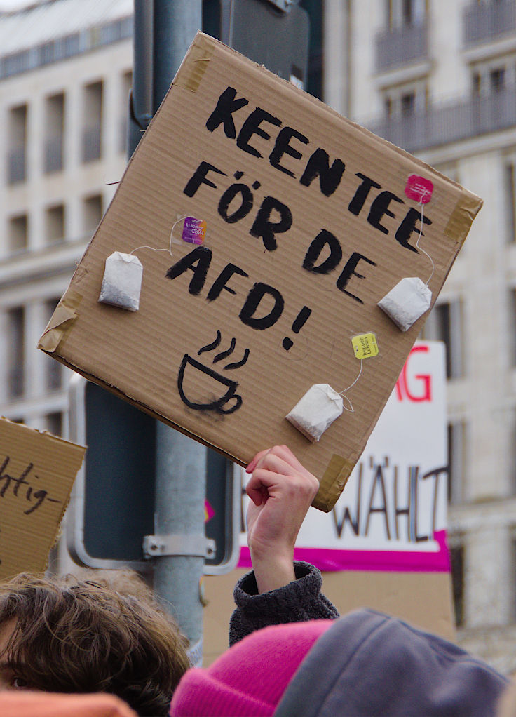 © www.mutbuergerdokus.de: Düsseldorf stellt sich quer: Demonstration 'Gegen die AfD und die Rechtsentwicklung der Gesellschaft' © www.mutbuergerdokus.de: Düsseldorf stellt sich quer: Demonstration 'Gegen die AfD und die Rechtsentwicklung der Gesellschaft'