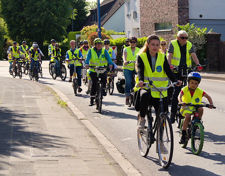 © www.mutbuergerdokus.de: 6. 'Meerbuscher Radnacht'