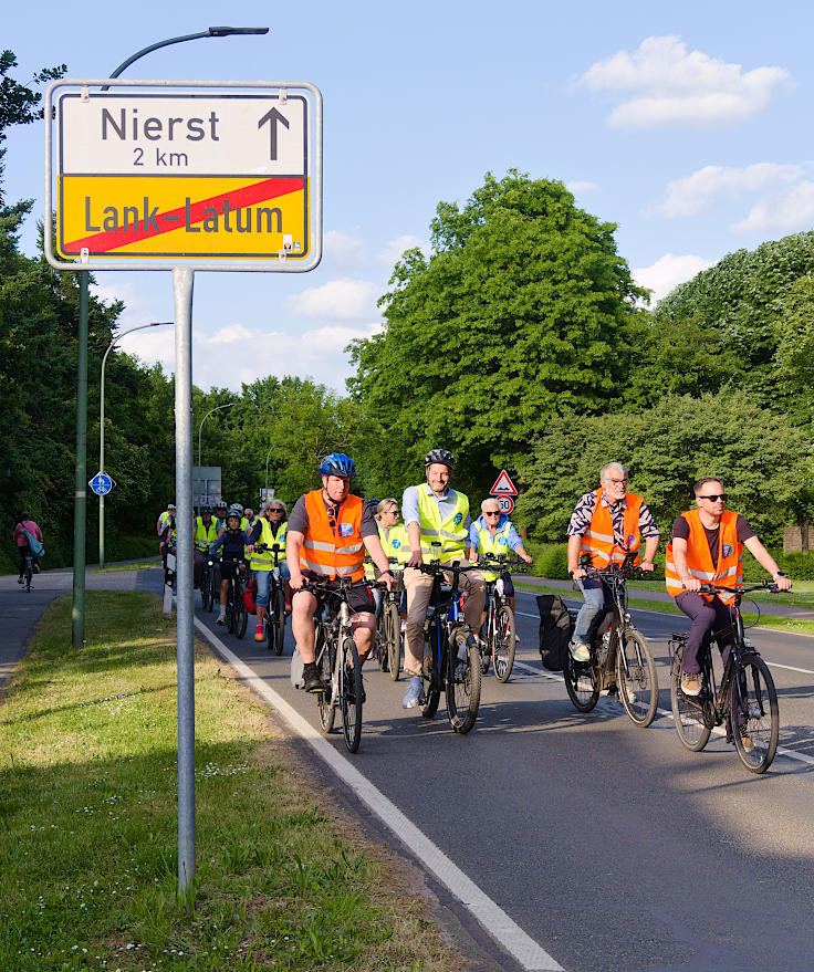 © www.mutbuergerdokus.de: 6. 'Meerbuscher Radnacht'