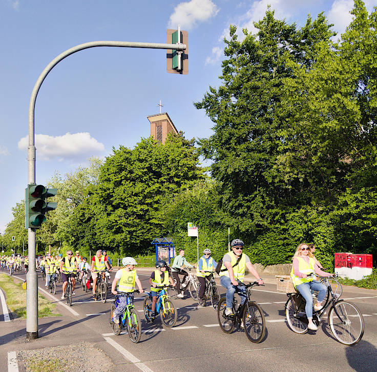 © www.mutbuergerdokus.de: 6. 'Meerbuscher Radnacht'