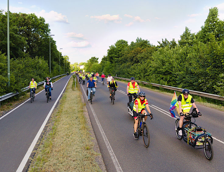 © www.mutbuergerdokus.de: 6. 'Meerbuscher Radnacht'