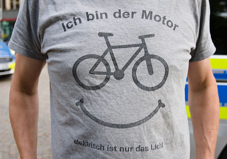 © www.mutbuergerdokus.de: ADFC Köln: 9. 'Ride of Silence'