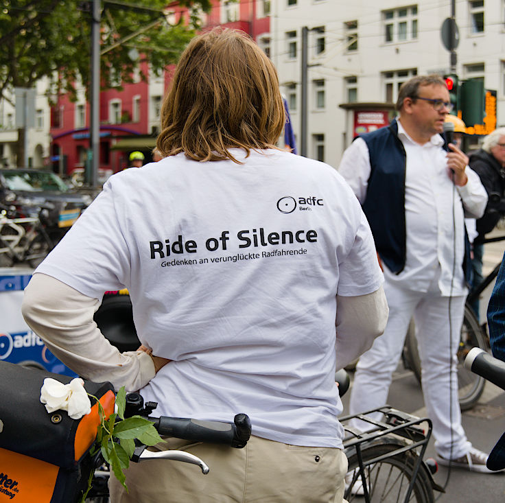 © www.mutbuergerdokus.de: ADFC Köln: 9. 'Ride of Silence'