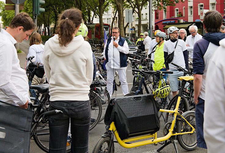 © www.mutbuergerdokus.de: ADFC Köln: 9. 'Ride of Silence'