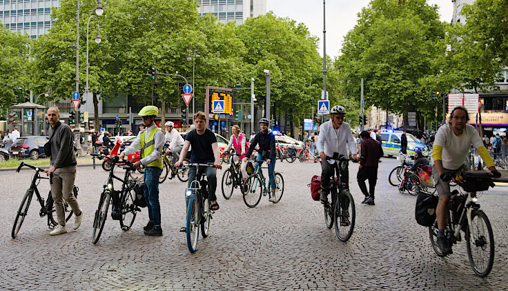 © www.mutbuergerdokus.de: ADFC Köln: 9. 'Ride of Silence'