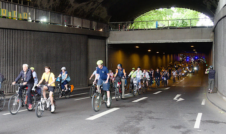 © www.mutbuergerdokus.de: 18. Sternfahrt Köln