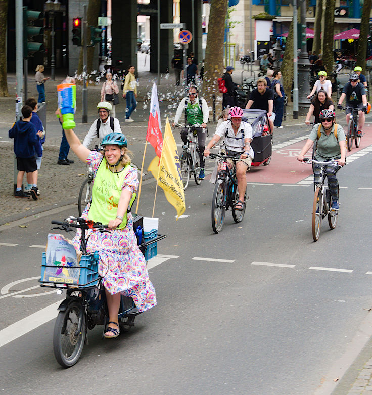 © www.mutbuergerdokus.de: 18. Sternfahrt Köln