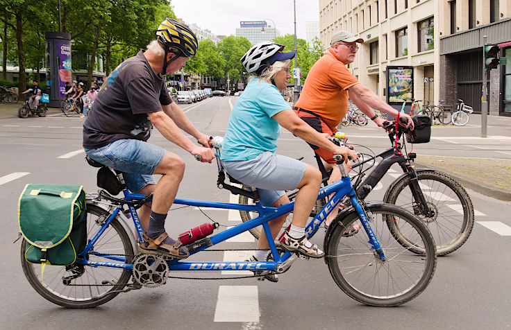 © www.mutbuergerdokus.de: 18. Sternfahrt Köln