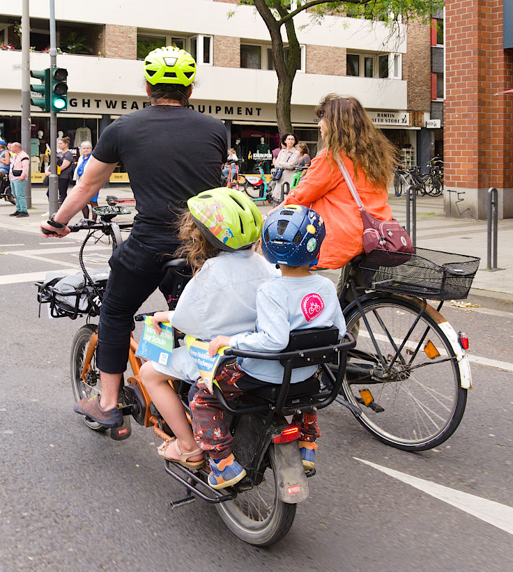 © www.mutbuergerdokus.de: 18. Sternfahrt Köln