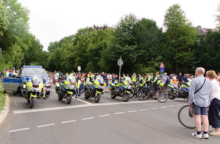 &copy; www.mutbuergerdokus.de: Kundgebung 'Vision Zero - Fahrt von K&ouml;ln zur Mahnwache nach H&uuml;rth. Keine weiteren Toten in H&uuml;rth und anderswo!'