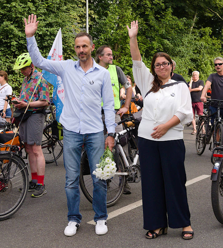 &copy; www.mutbuergerdokus.de: Kundgebung 'Vision Zero - Fahrt von K&ouml;ln zur Mahnwache nach H&uuml;rth. Keine weiteren Toten in H&uuml;rth und anderswo!'