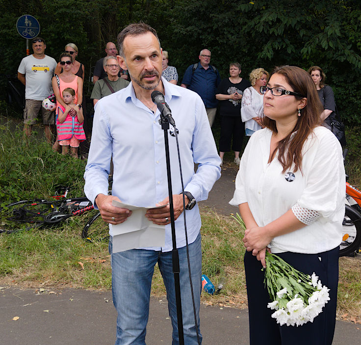 &copy; www.mutbuergerdokus.de: Kundgebung 'Vision Zero - Fahrt von K&ouml;ln zur Mahnwache nach H&uuml;rth. Keine weiteren Toten in H&uuml;rth und anderswo!'
