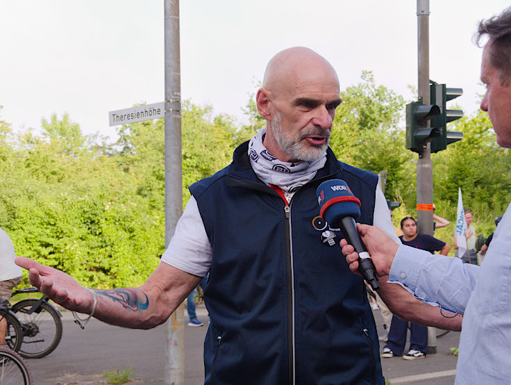 &copy; www.mutbuergerdokus.de: Kundgebung 'Vision Zero - Fahrt von K&ouml;ln zur Mahnwache nach H&uuml;rth. Keine weiteren Toten in H&uuml;rth und anderswo!'