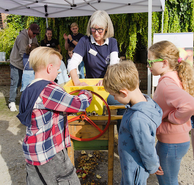 © www.mutbuergerdokus.de: Tag des offenen Denkmals: Aktionstag auf Haus Bürgel © www.mutbuergerdokus.de: Tag des offenen Denkmals: Aktionstag auf Haus Bürgel