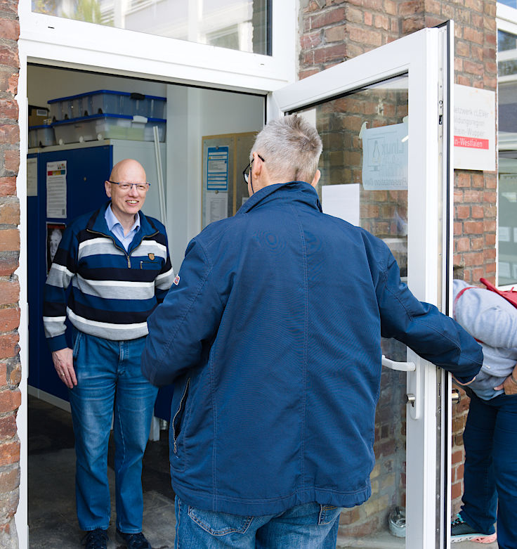 &copy; www.mutbuergerdokus.de: Linux Presentation Day Leverkusen