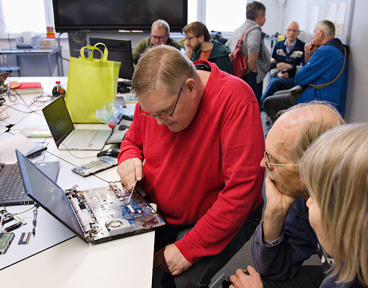 &copy; www.mutbuergerdokus.de: Linux Presentation Day Leverkusen