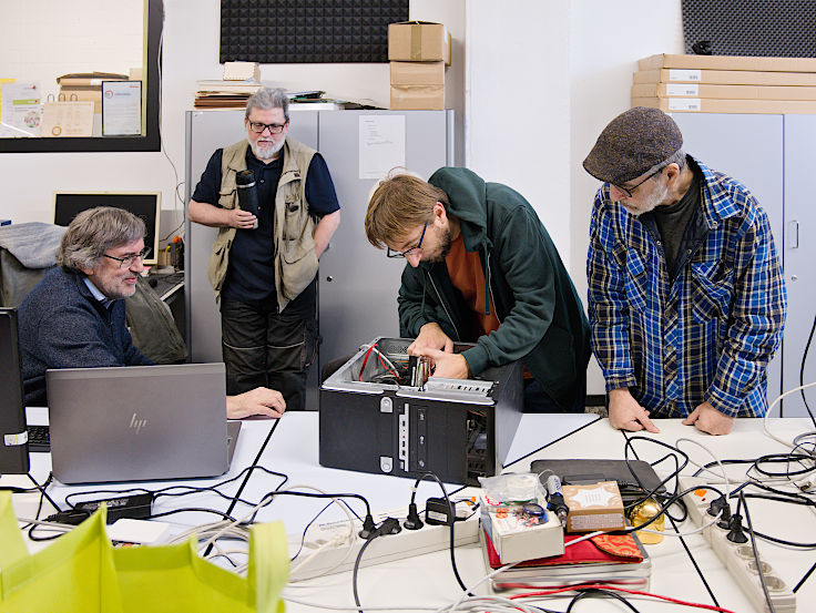 &copy; www.mutbuergerdokus.de: Linux Presentation Day Leverkusen