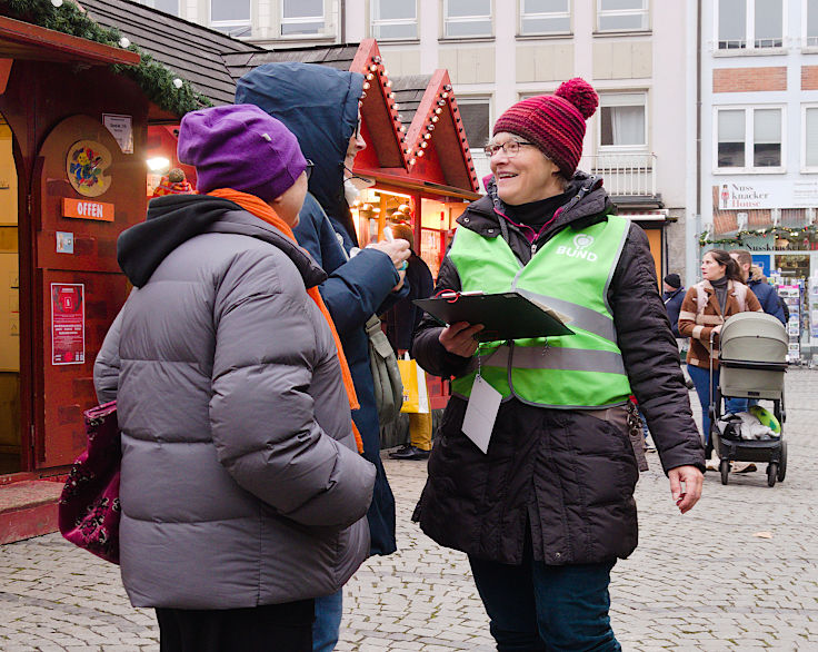 © www.mutbuergerdokus.de: Weihnachtshütte für das Düsseldorfer Ehrenamt
