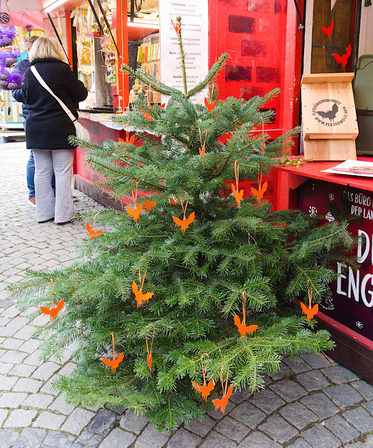 © www.mutbuergerdokus.de: Weihnachtshütte für das Düsseldorfer Ehrenamt