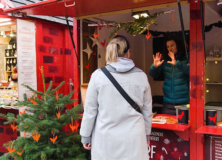 © www.mutbuergerdokus.de: Weihnachtshütte für das Düsseldorfer Ehrenamt