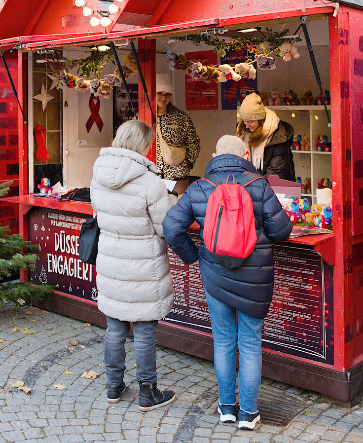 © www.mutbuergerdokus.de: Weihnachtshütte für das Düsseldorfer Ehrenamt
