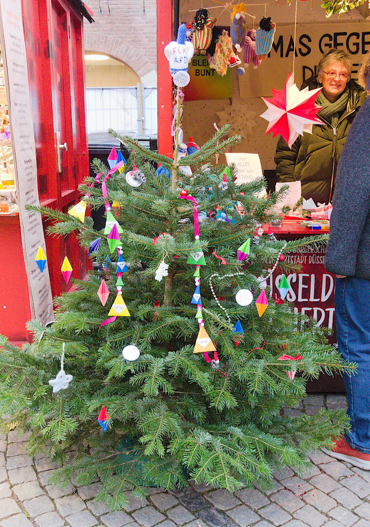 © www.mutbuergerdokus.de: Weihnachtshütte für das Düsseldorfer Ehrenamt © www.mutbuergerdokus.de: Weihnachtshütte für das Düsseldorfer Ehrenamt