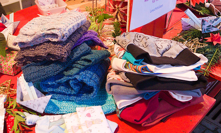 © www.mutbuergerdokus.de: Weihnachtshütte für das Düsseldorfer Ehrenamt © www.mutbuergerdokus.de: Weihnachtshütte für das Düsseldorfer Ehrenamt