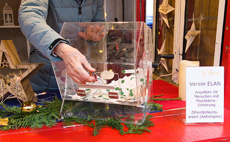 © www.mutbuergerdokus.de: Weihnachtshütte für das Düsseldorfer Ehrenamt © www.mutbuergerdokus.de: Weihnachtshütte für das Düsseldorfer Ehrenamt