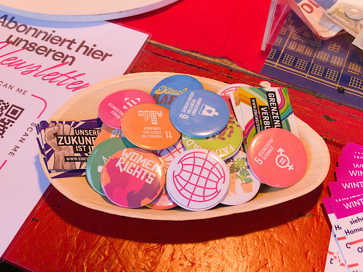 © www.mutbuergerdokus.de: Weihnachtshütte für das Düsseldorfer Ehrenamt © www.mutbuergerdokus.de: Weihnachtshütte für das Düsseldorfer Ehrenamt