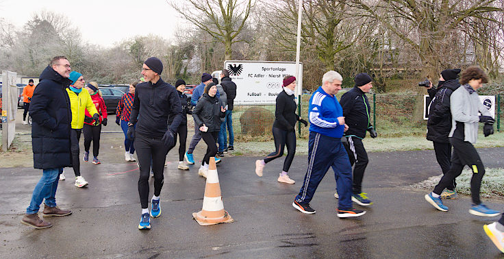 © www.mutbuergerdokus.de: 9. Meerbuscher Silvesterlauf © www.mutbuergerdokus.de: 9. Meerbuscher Silvesterlauf