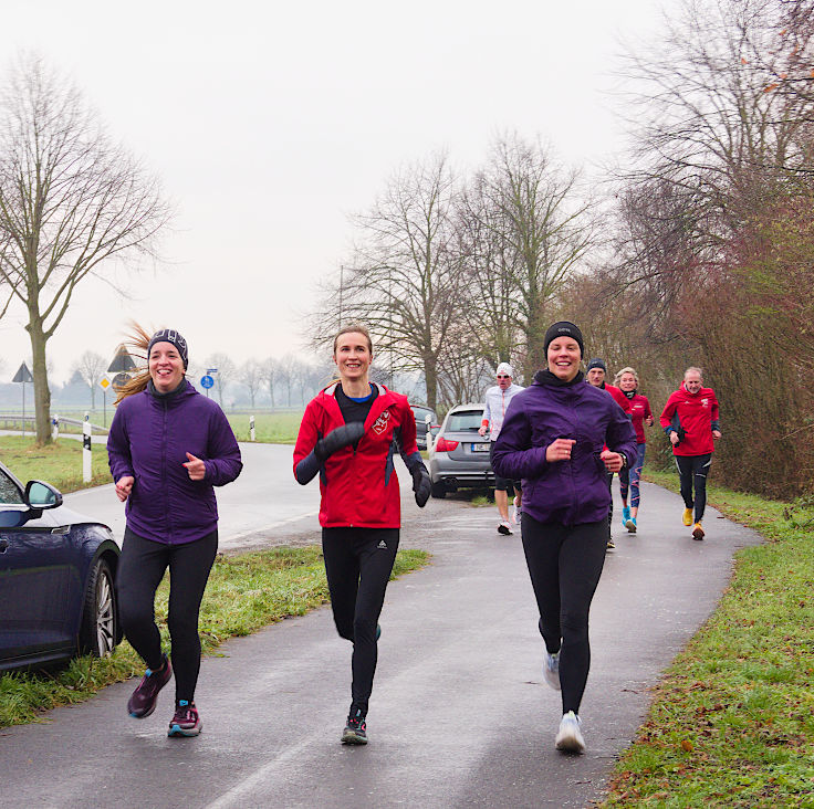 © www.mutbuergerdokus.de: 9. Meerbuscher Silvesterlauf © www.mutbuergerdokus.de: 9. Meerbuscher Silvesterlauf