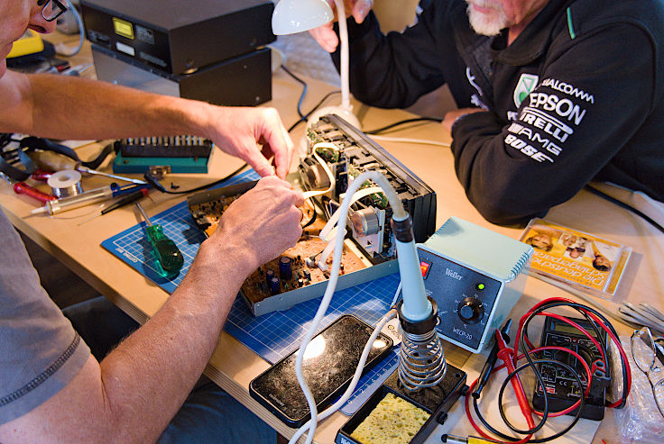 &copy; www.mutbuergerdokus.de: BUND Meerbusch: Repaircaf&eacute; Meerbusch